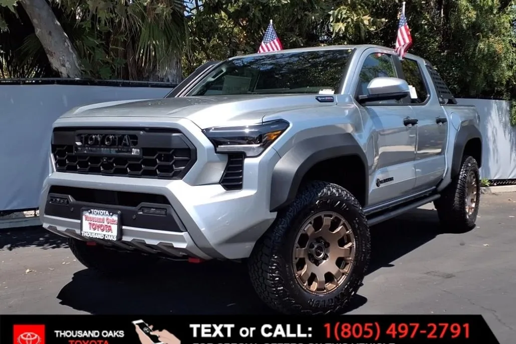 2025 Toyota Tacoma Trailhunter photo 1