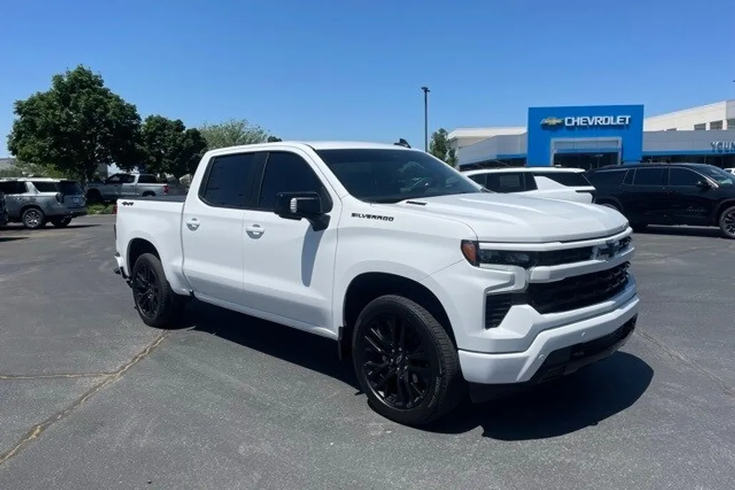 2024 Chevrolet Silverado 1500 RST photo 1