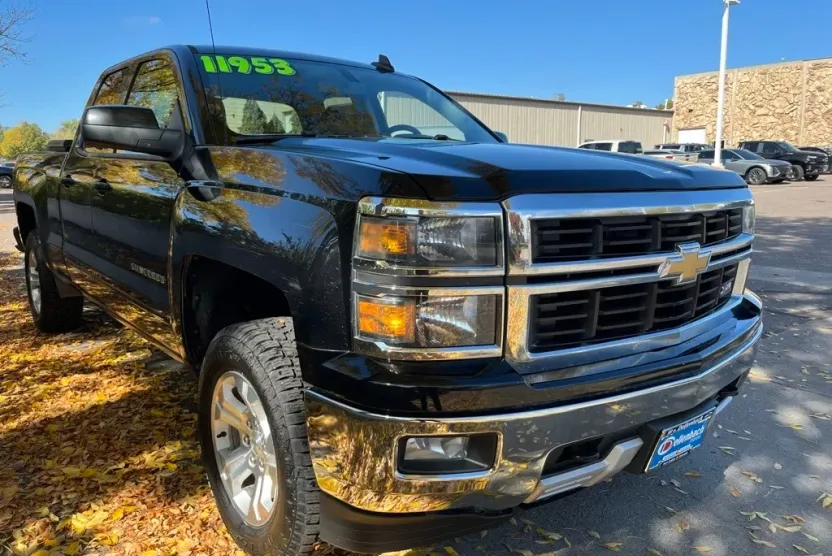 2015 Chevrolet Silverado 1500 LT photo 1