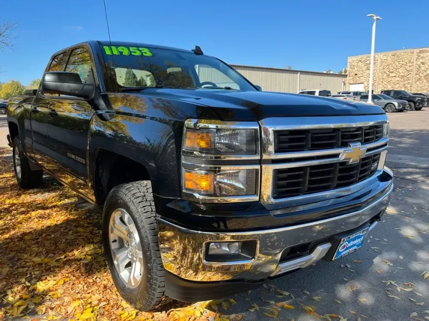 2015 Chevrolet Silverado 1500 LT photo 1