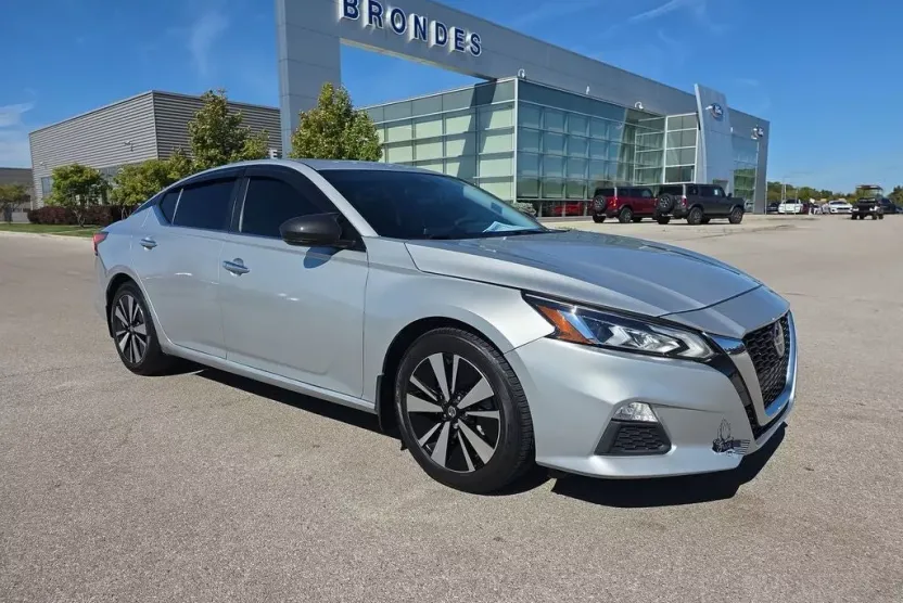 2021 Nissan Altima 2.5 SV photo 1