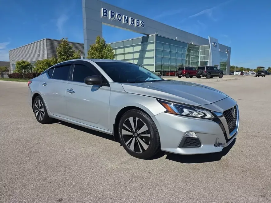 2021 Nissan Altima 2.5 SV photo 1