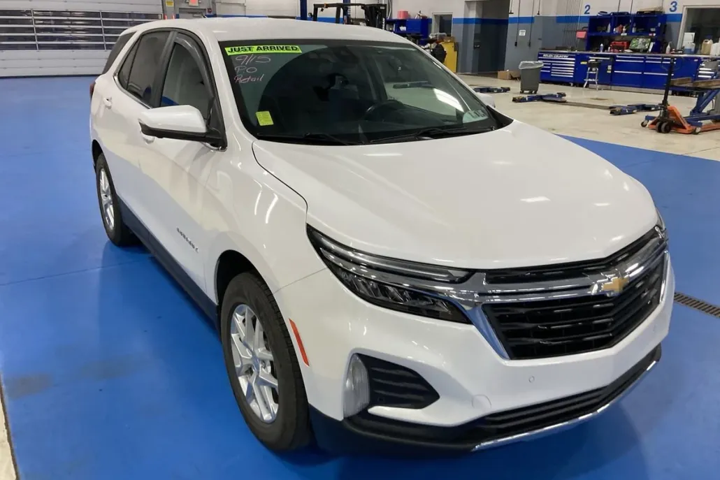 2022 Chevrolet Equinox LT photo 1