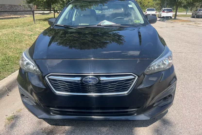 2019 Subaru Impreza 2.0i photo 1