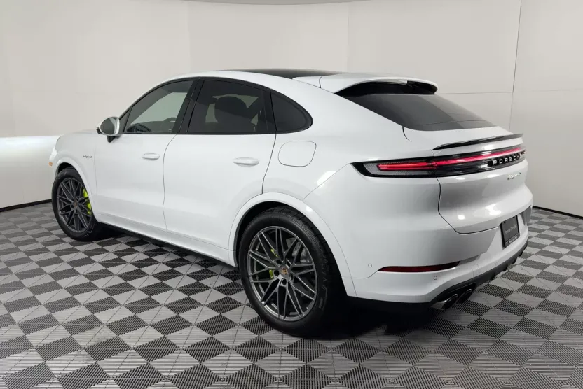 2026 Porsche Cayenne E-Hybrid Coupe S photo 1