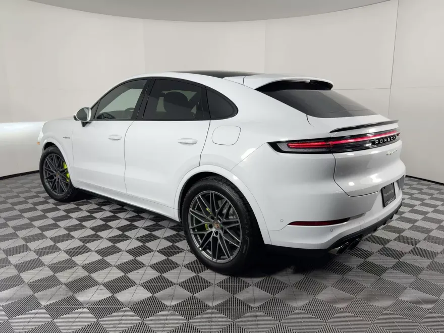 2026 Porsche Cayenne E-Hybrid Coupe S photo 1