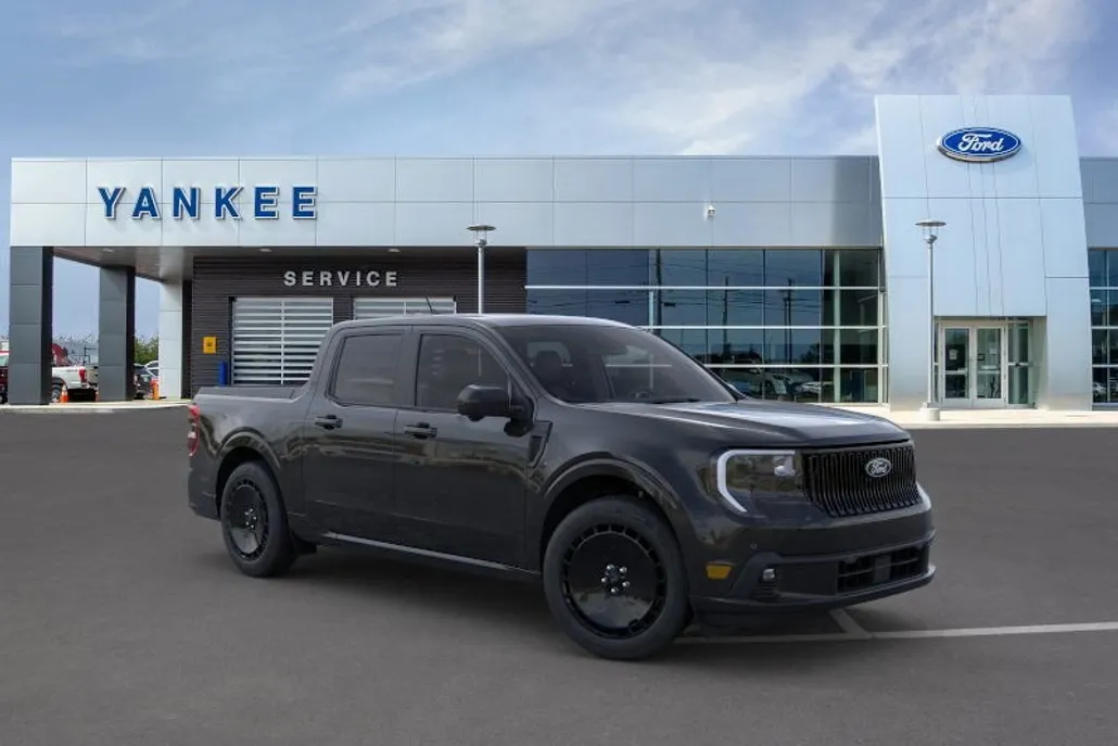 2025 Ford Maverick photo 1