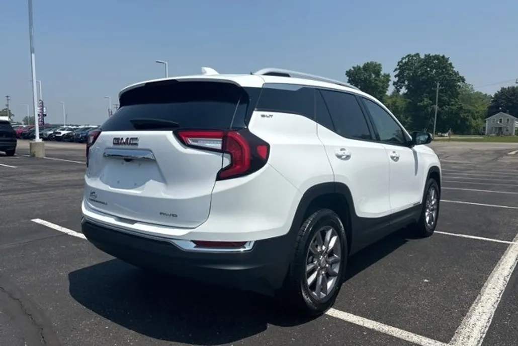 2024 Gmc Terrain SLT photo 1