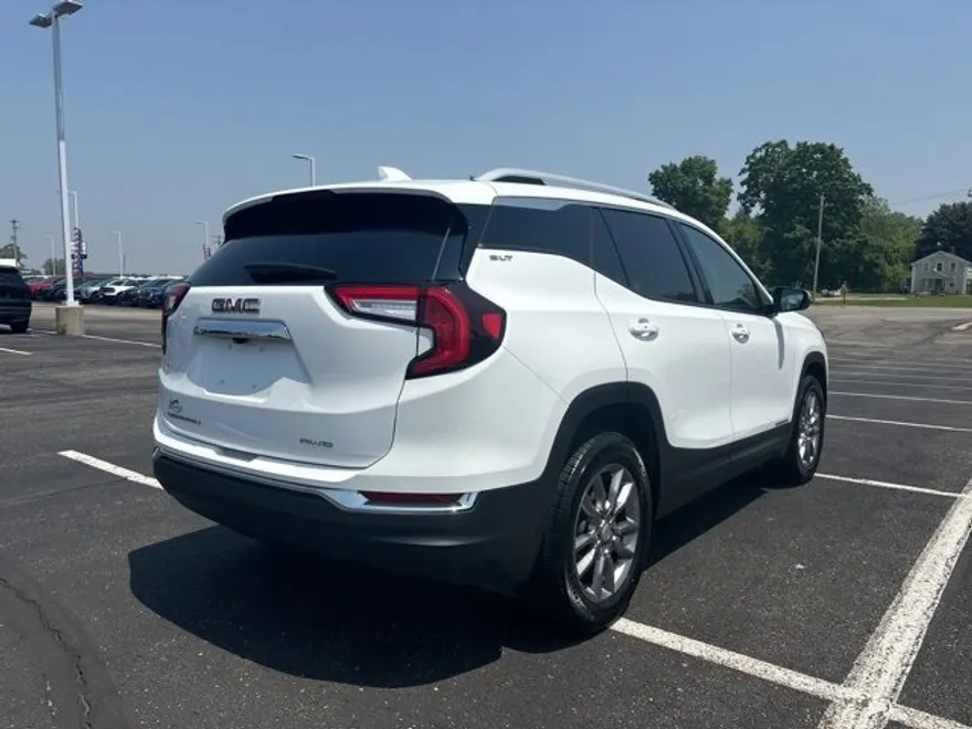 2024 Gmc Terrain SLT photo 1