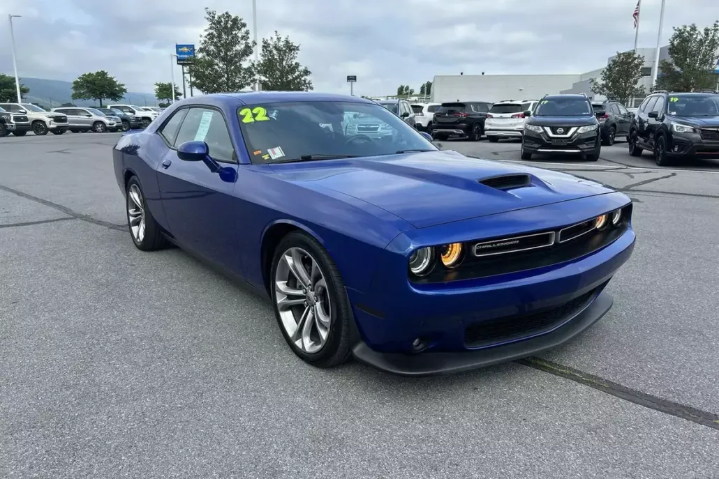2022 Dodge Challenger R/T photo 1
