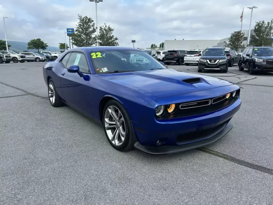 2022 Dodge Challenger R/T photo 1
