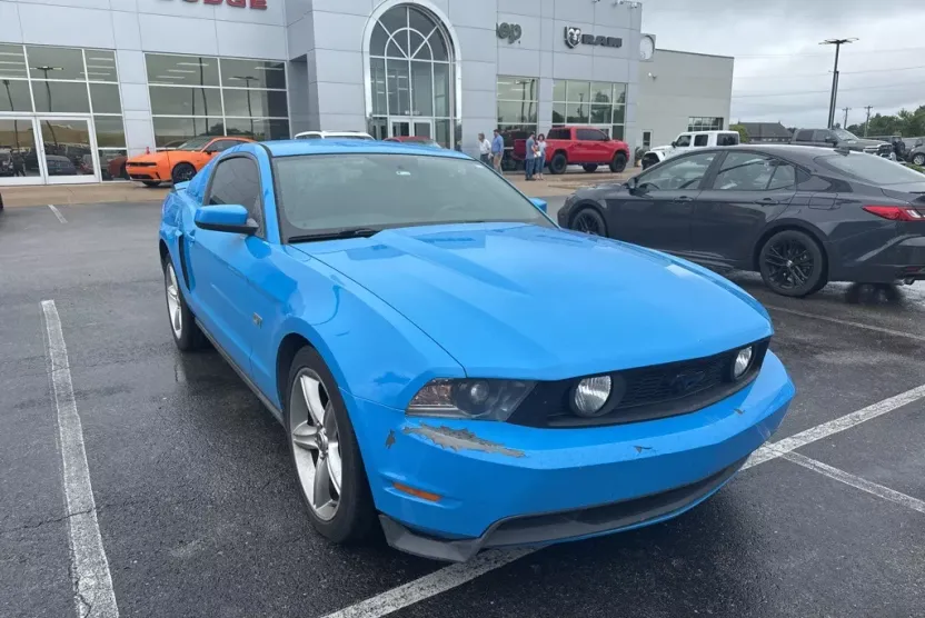 2010 Ford Mustang GT photo 1
