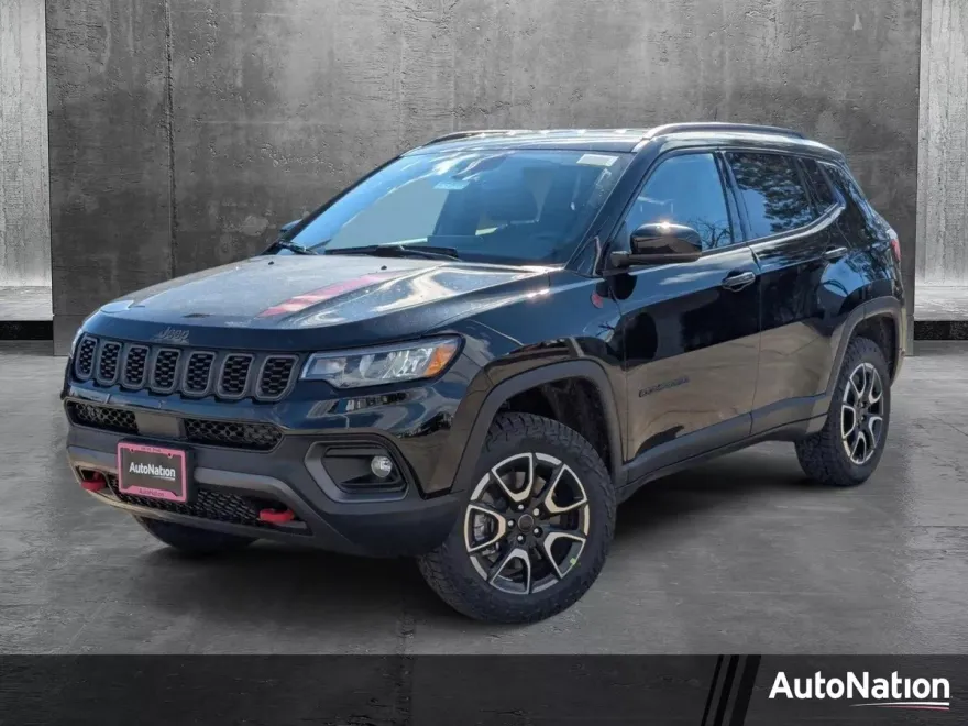 2025 Jeep Compass Trailhawk photo 1