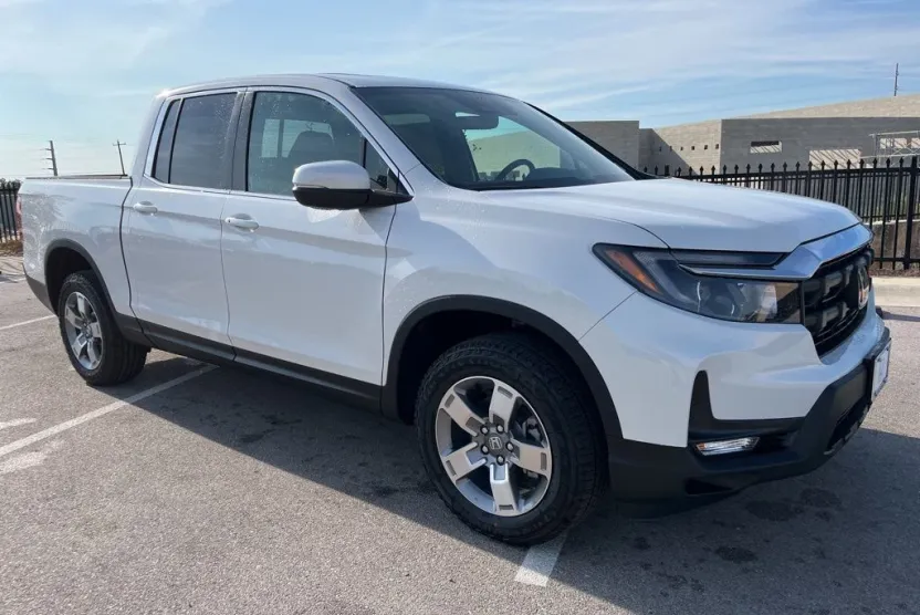 2025 Honda Ridgeline RTL photo 1