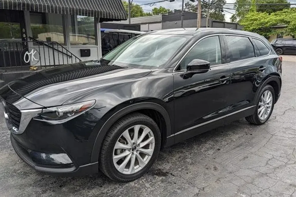2023 Mazda CX-9 Touring photo 1
