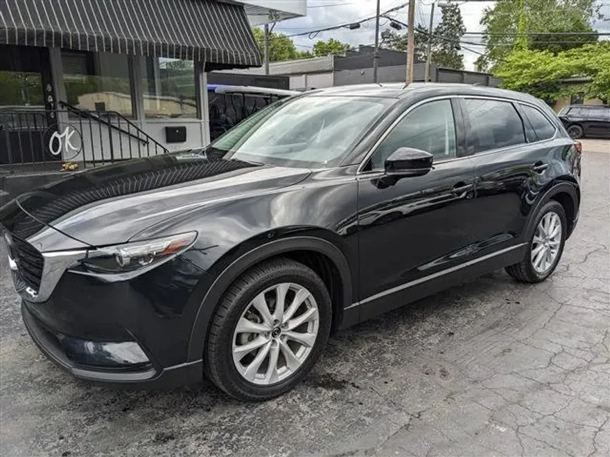 2023 Mazda CX-9 Touring photo 1
