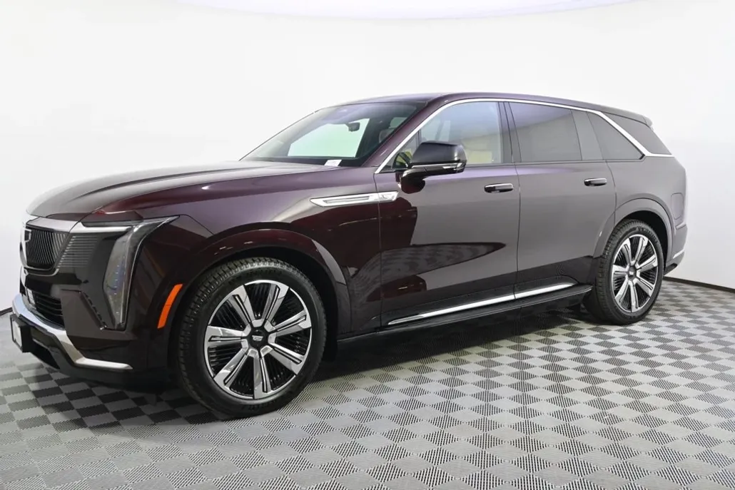 2025 Cadillac Escalade IQ Luxury photo 1