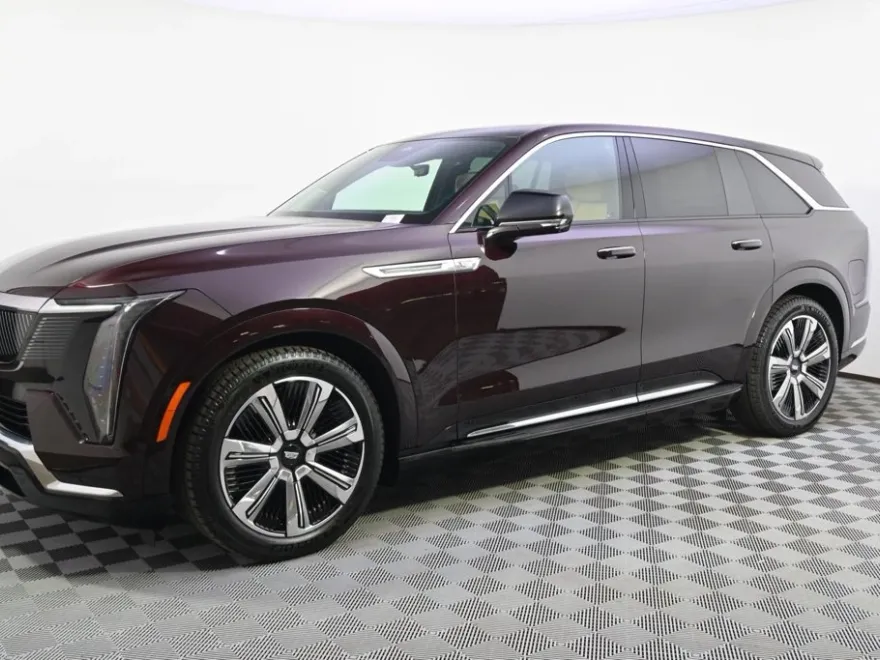 2025 Cadillac Escalade IQ Luxury photo 1