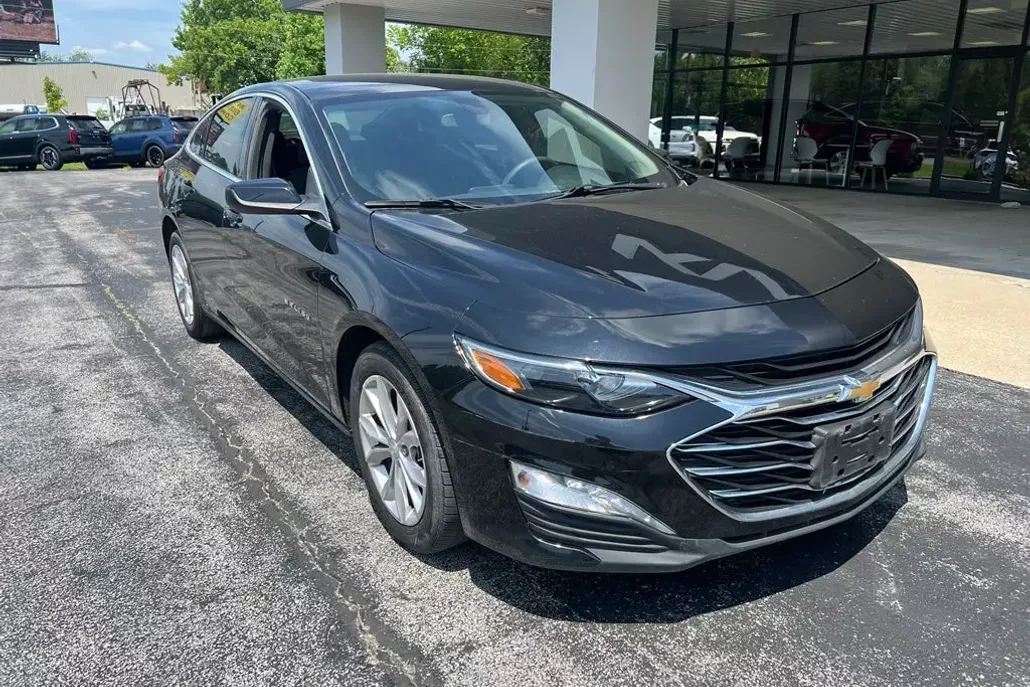 2022 Chevrolet Malibu 1LT photo 1