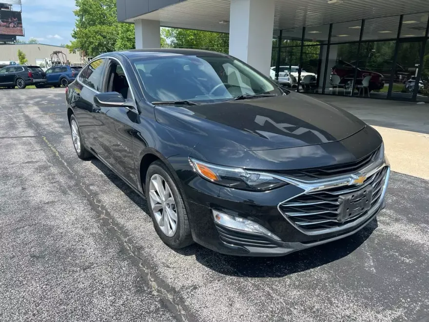 2022 Chevrolet Malibu 1LT photo 1