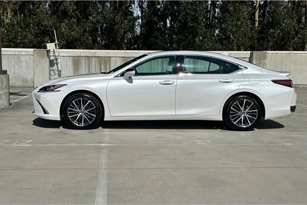 2025 Lexus ES 300h Base photo 1