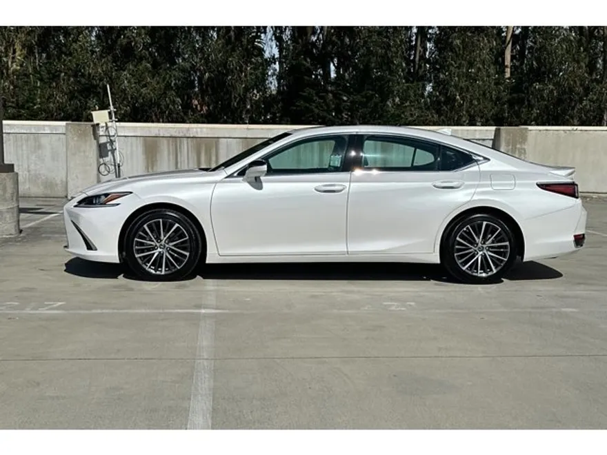 2025 Lexus ES 300h Base photo 1