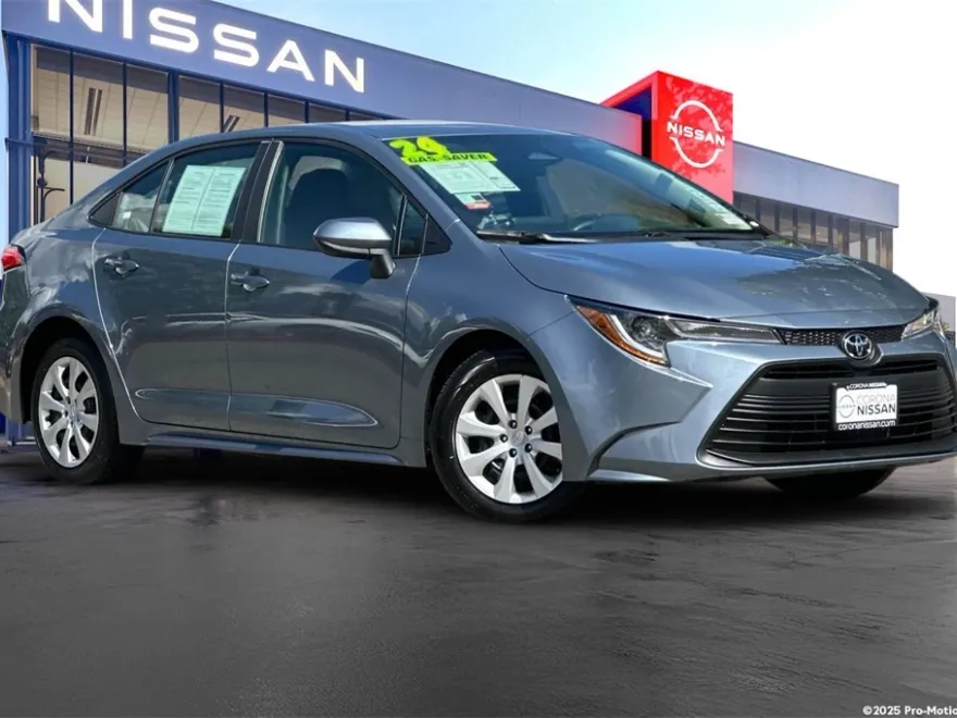 2024 Toyota Corolla LE photo 1