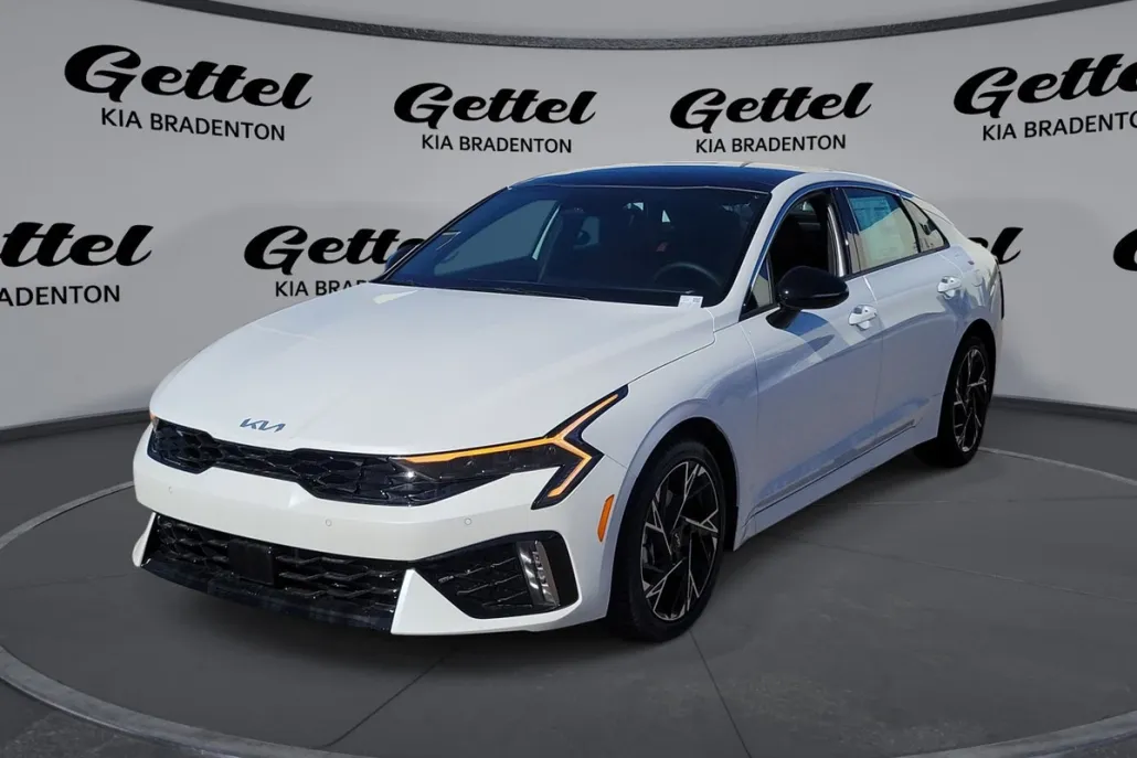 2025 Kia K5 GT-Line photo 1