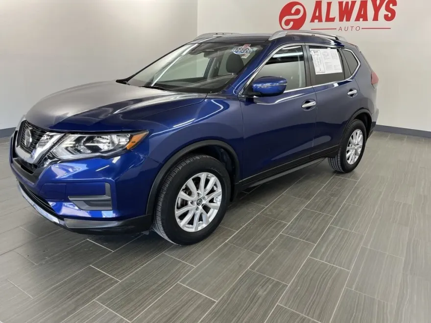 2019 Nissan Rogue SV photo 1