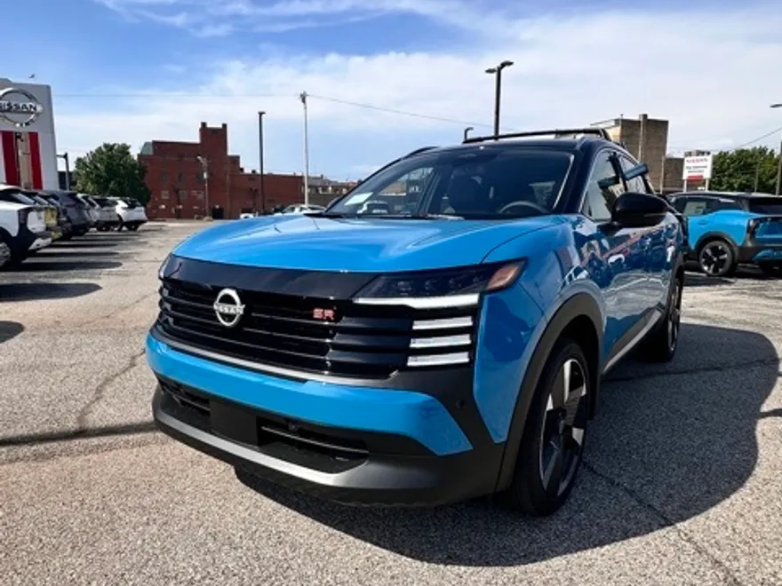 2025 Nissan Kicks SR photo 1