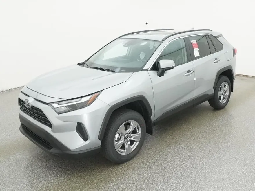 2025 Toyota RAV4 XLE photo 1