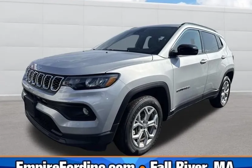 2024 Jeep Compass Latitude photo 1