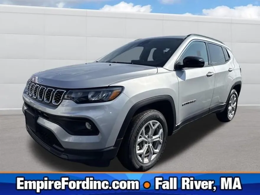 2024 Jeep Compass Latitude photo 1