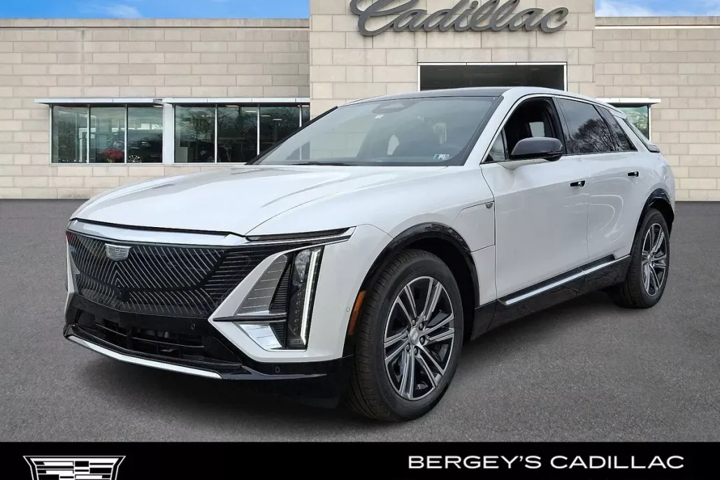 2025 Cadillac Lyriq Luxury photo 1