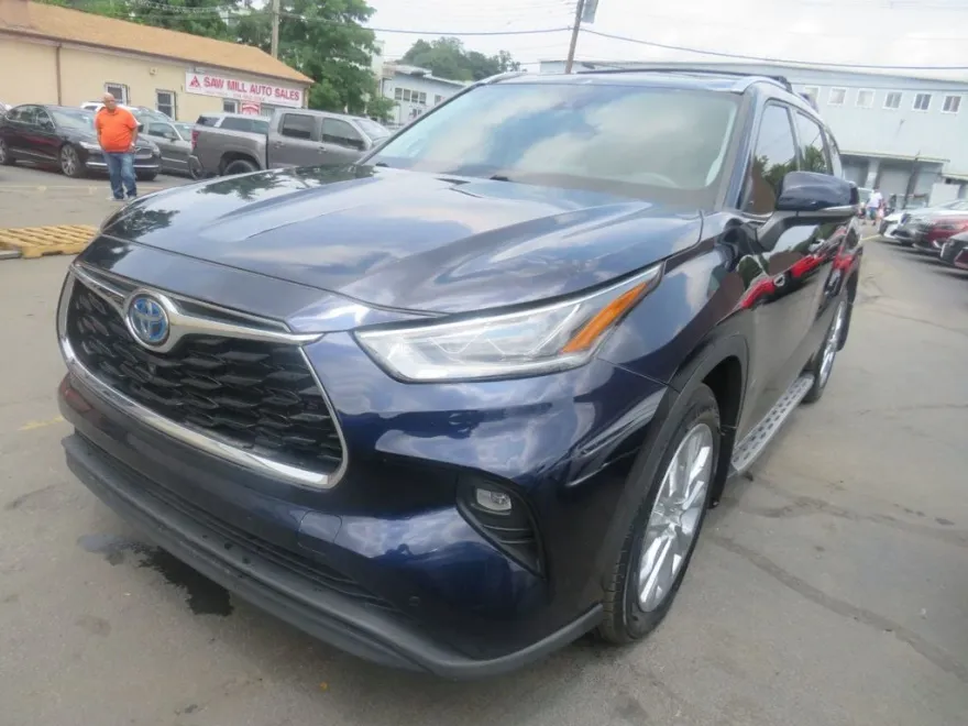 2022 Toyota Highlander Hybrid Limited photo 1