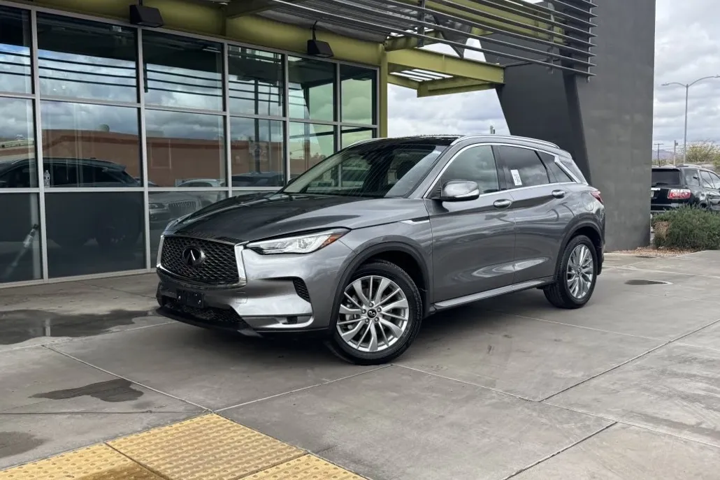2024 Infiniti QX50 Luxe photo 1