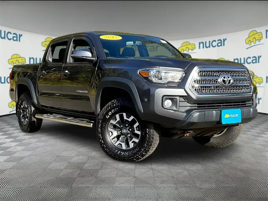2017 Toyota Tacoma TRD Off-Road photo 1