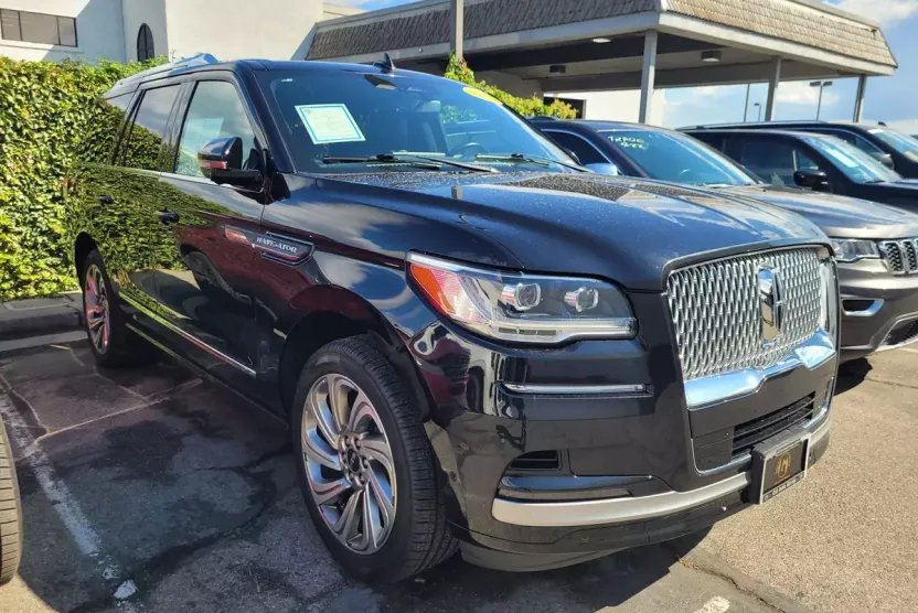 2023 Lincoln Navigator Reserve photo 1