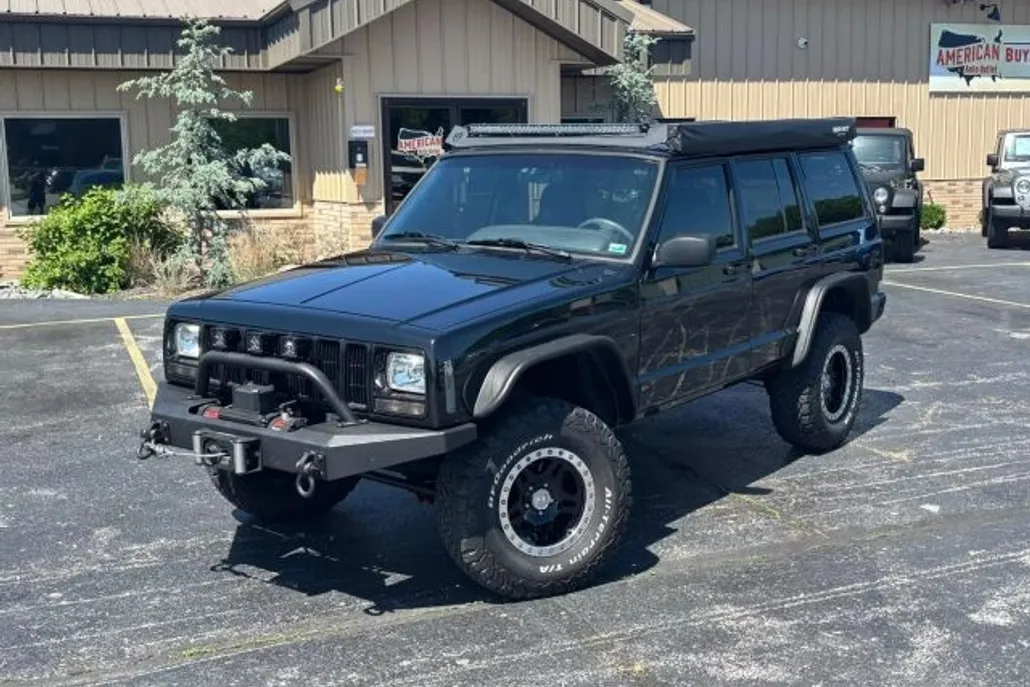 2001 Jeep Cherokee Sport photo 1