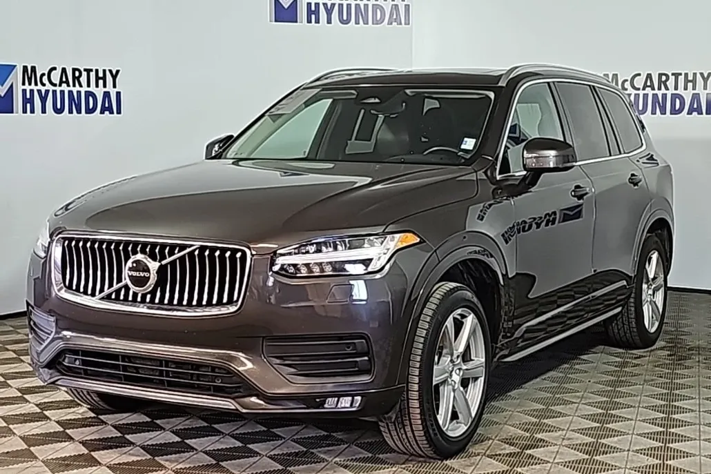 2023 Volvo XC90 B5 Core photo 1