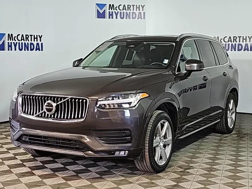 2023 Volvo XC90 B5 Core photo 1