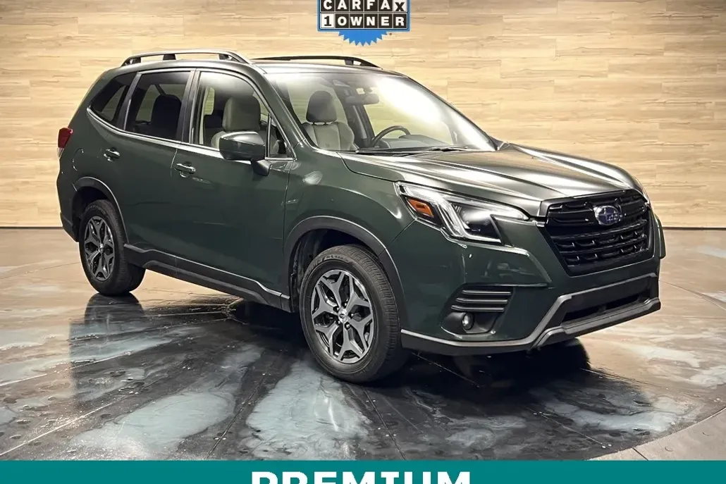 2023 Subaru Forester Premium photo 1