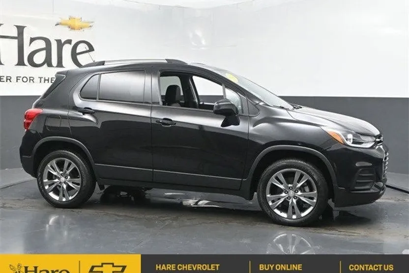 2022 Chevrolet Trax LT photo 1