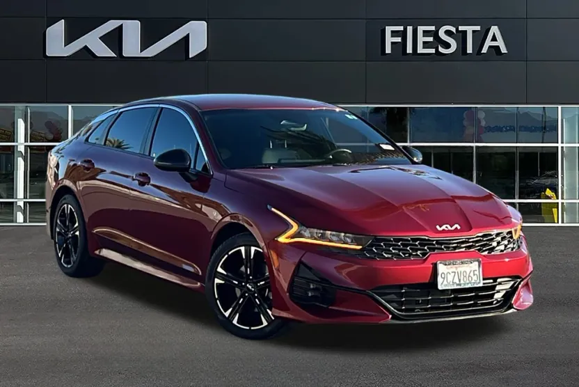 2022 Kia K5 GT-Line photo 1