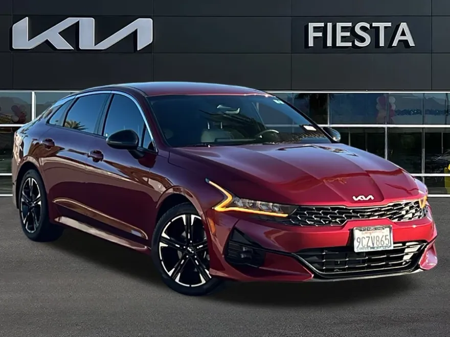 2022 Kia K5 GT-Line photo 1
