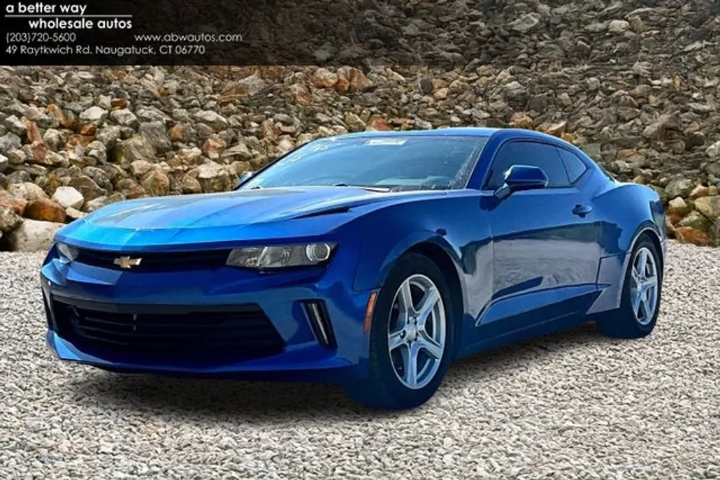 2018 Chevrolet Camaro 1LS 1LT photo 1