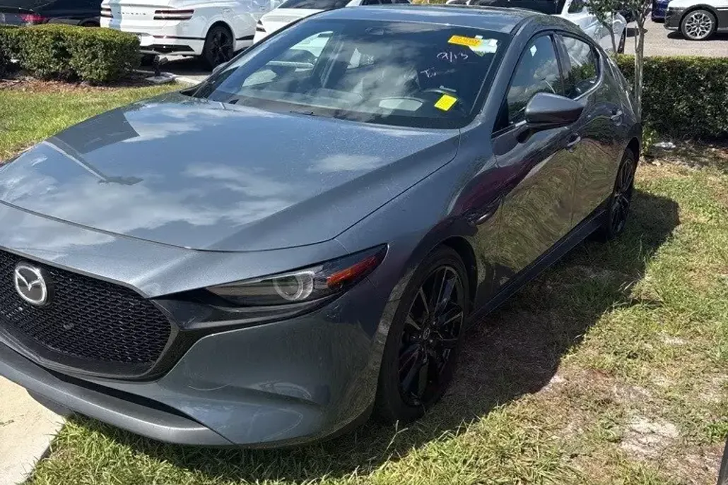 2019 Mazda Mazda3 Premium Hatchback photo 1