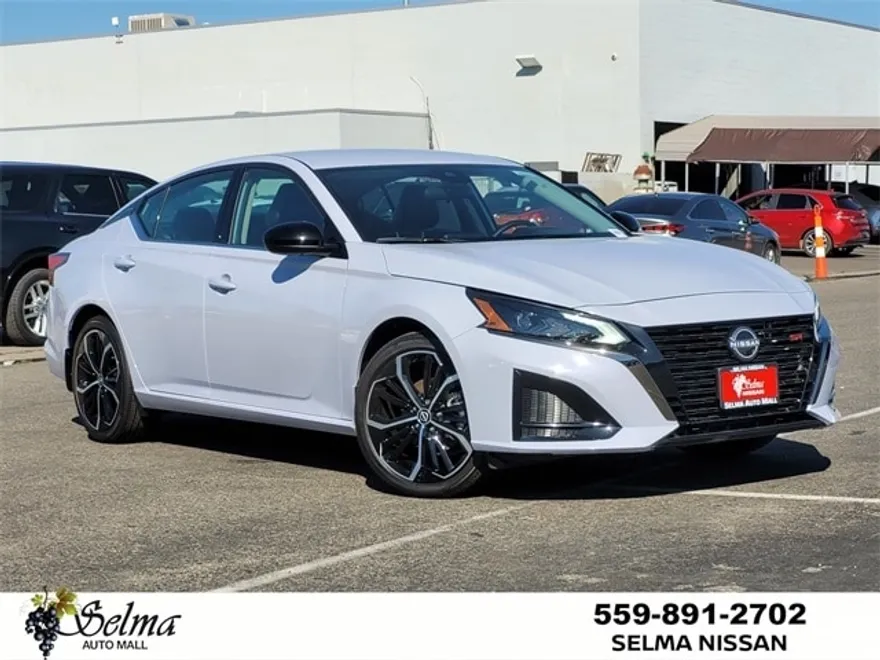 2025 Nissan Altima SR photo 1