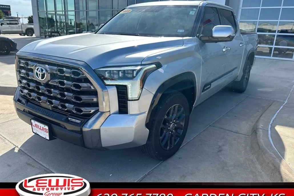 2023 Toyota Tundra Platinum photo 1