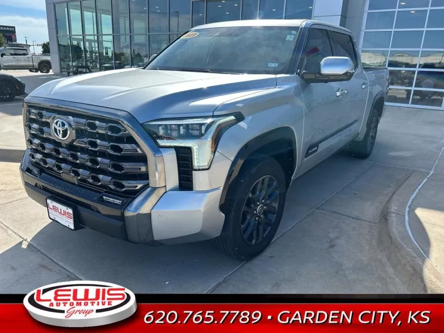 2023 Toyota Tundra Platinum photo 1